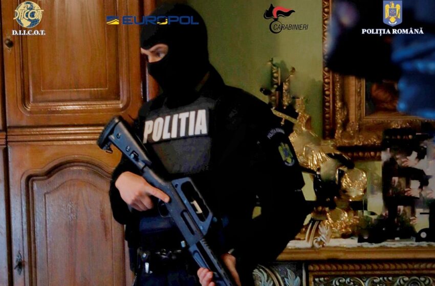  Bistrița-Năsăud: Percheziții pentru destructurarea unui grup infracțional. Persoanele ar  fi profitat de localnicii unii oraș din Italia, săvârșind înşelăciuni și tâlhării