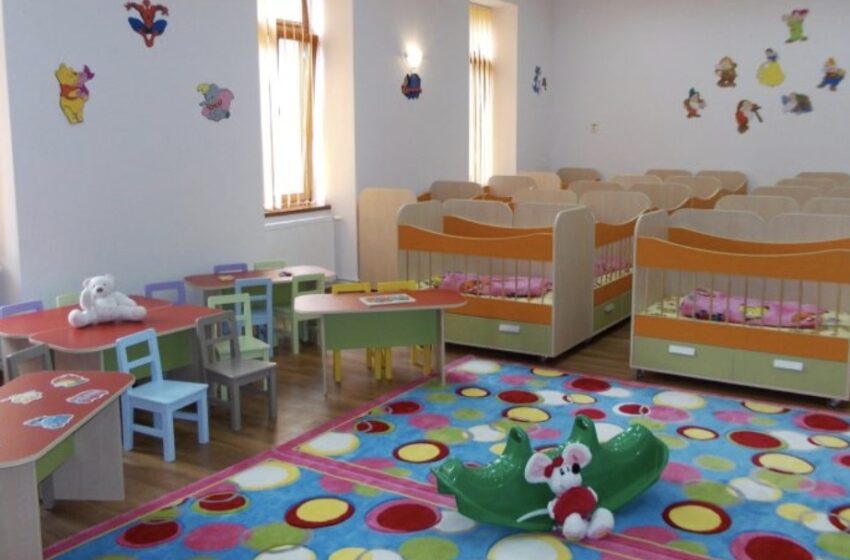  Părinții își vor putea însoți copiii la creșă, pentru acomodare, după înscriere