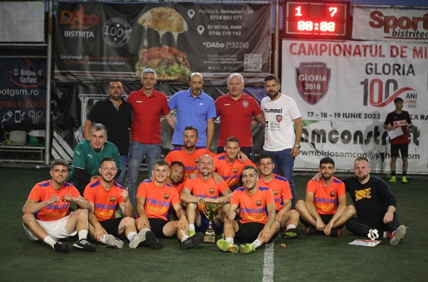  Câștigatoarea campionatului de Minifotbal “Gloria 100” a fost echipa EXTRATEREȘTRII