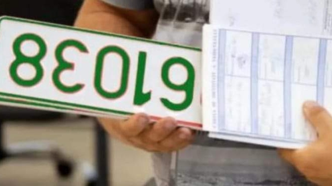  Bistrița-Năsăud: Primele solicitări în vederea obținerii numerelor verzi pentru autovehiculele cu zero emisii de CO2