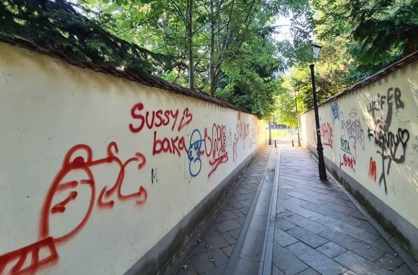  Sancționarea faptelor de vandalizare cu graffiti: Cresc amenzile de la 3.000 de lei la 6.000 de lei