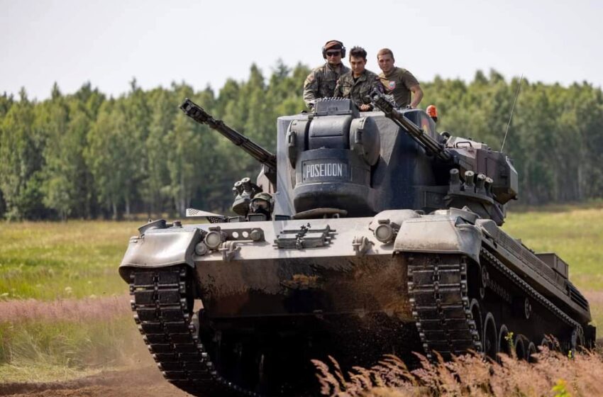  Aproximativ 400 de elevi militari din mai multe țări au avut ocazia să cunoască un sistem antiaerian Gepard sau un transportor blindat de tip Stryker