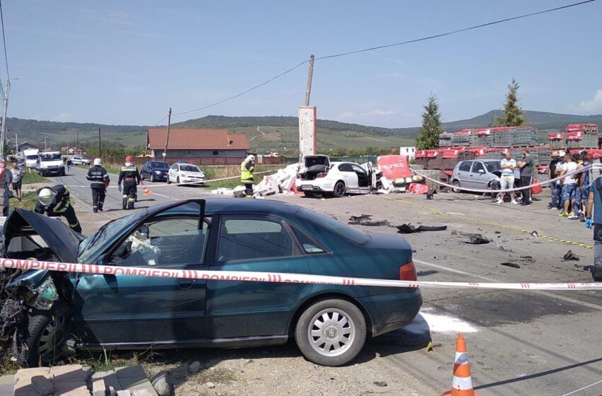  (FOTO) Accident grav în Jelna. În urma impactului, o persoană a decedat, iar alte trei au fost rănite