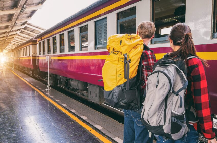  Studenții cer bilete CFR cu 90% reducere, nu cu 50% cât li se oferă în prezent