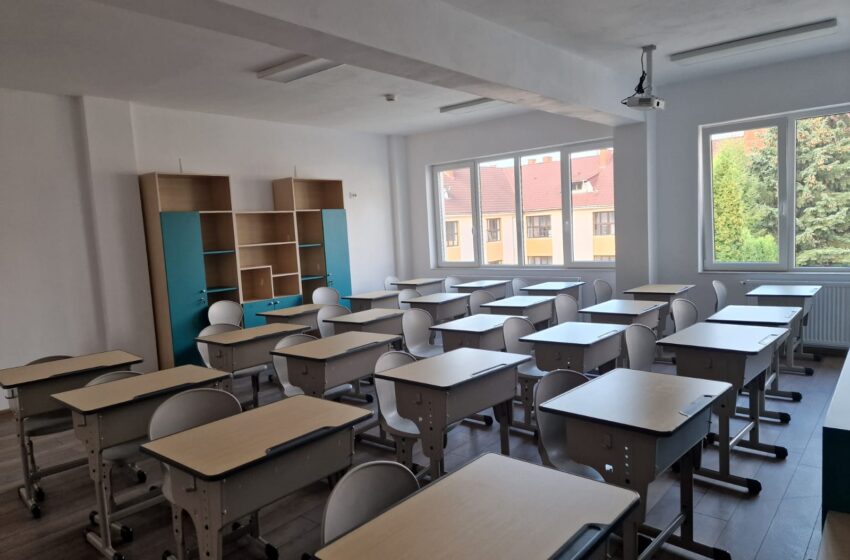  (FOTO) Primarul  Doru Crişan: La Prundu Bârgăului, noul an școlar începe cu încă o clădire modernă  pentru micuții din comuna noastră!