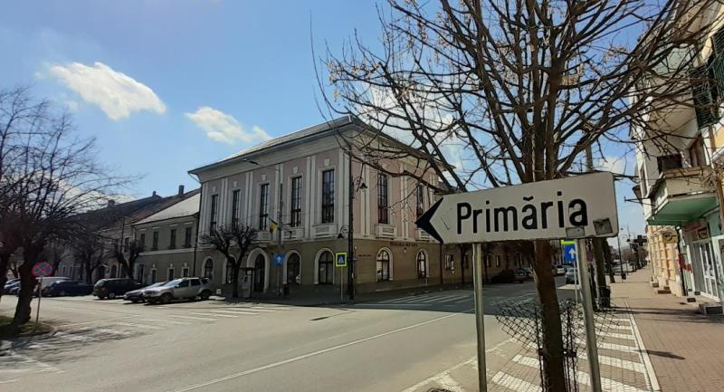  Primăria Bistrița – Licitaţie publică cu strigare pentru vânzarea unor spaţii