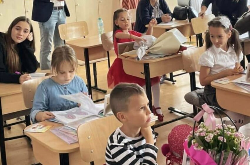  Preotul Tudor Mudure: Școala Primară “Sfântul Stelian” din Bistrița și-a deschis brațele pentru a doua generație de boboci