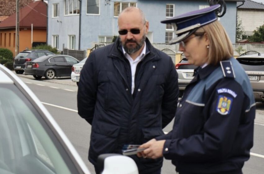  Campania PsihotrafiQ. Polițiștii împreună cu psihologi au oprit șoferii în trafic pentru a le explica riscurile consumului de droguri și alcool, pe raza județului Bistrița-Năsăud