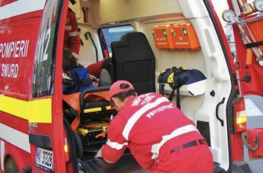  O fetiță de 8 ani a ajuns în spital, după ce a fost lovită de o mașină în Breaza