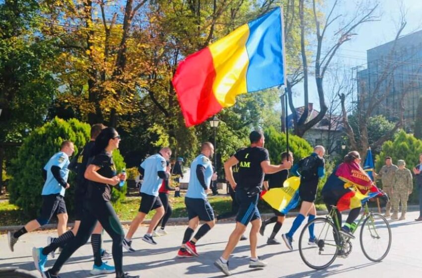  ,,Ștafeta Veteranilor” se predă vineri la Bistrița. Tricolorul va cutreiera peste 3.000 de kilometri, în scopul promovării valorilor naționale și a respectului față de veteranii și eroii României