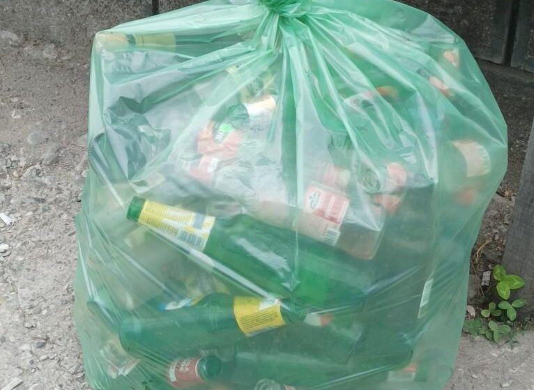  Miercuri, 12 octombrie, se colectează sacul verde pentru deșeurile reciclabile din sticlă!