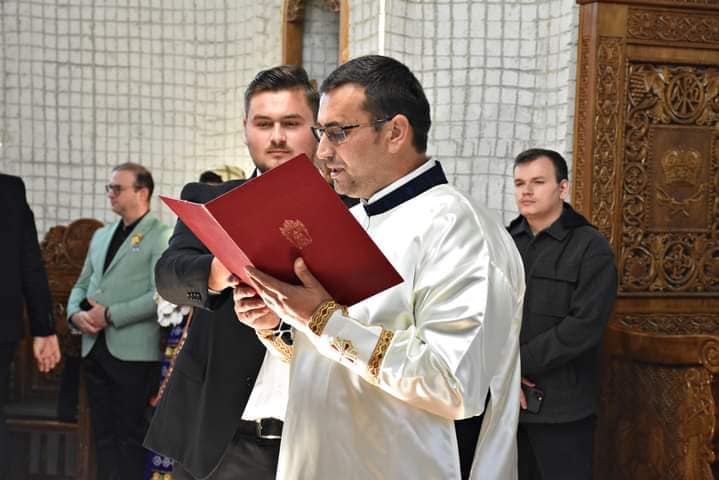  Luni, 21 noiembrie 2022, părintele MARIUS HITICAȘ va fi instalat în Parohia Agrieșel