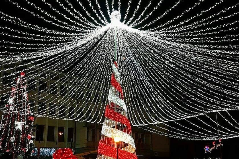  În 1 decembrie se aprind luminițele din fața Consiliului Județean! Gașca Zurli aduce voia bună și îi așteaptă pe copii