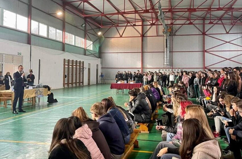  Bogdan Ivan Gruia: ,,Problema drogurilor depinde de noi toți: stat, instituții, părinți, copii și biserică!”