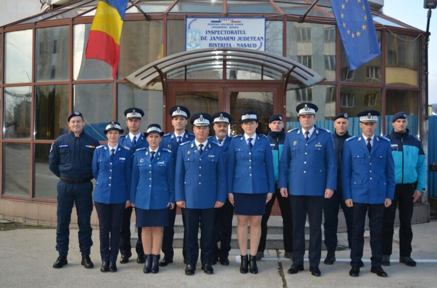  (FOTO) Prima femeie din istoria Jandarmeriei bistrițene care a obținut gradul de colonel a fost avansată cu ocazia Zilei Naționale României