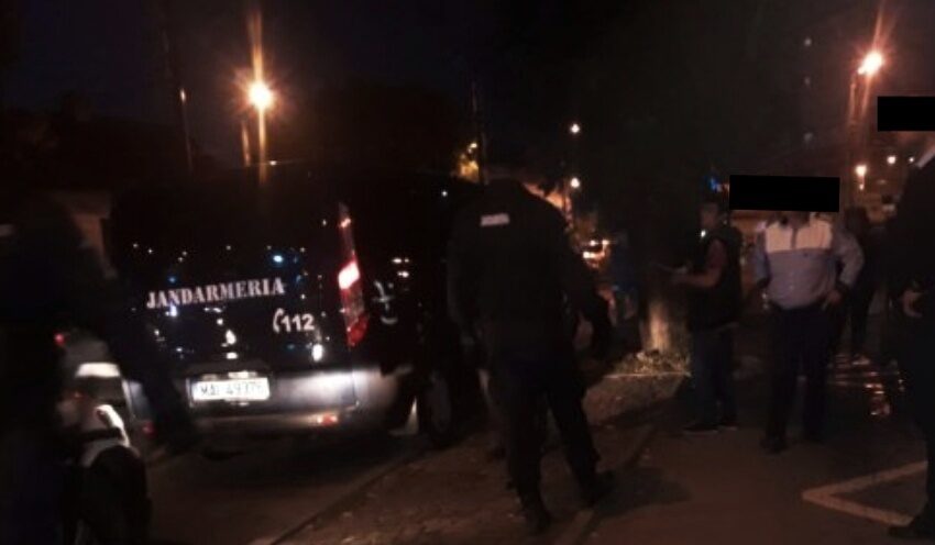  Patru bărbați reținuți în urma unei bătăi, într-un club din Bistrița