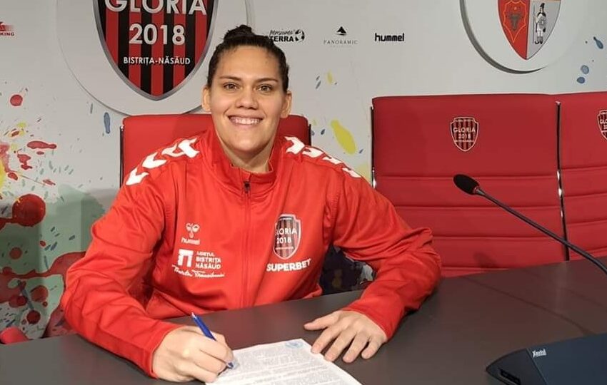  Renata Lais de Arruda a semnat prelungirea contractului cu Gloria 2018 urmând să joace și în sezonul următor pentru echipa de suflet a bistrițenilor