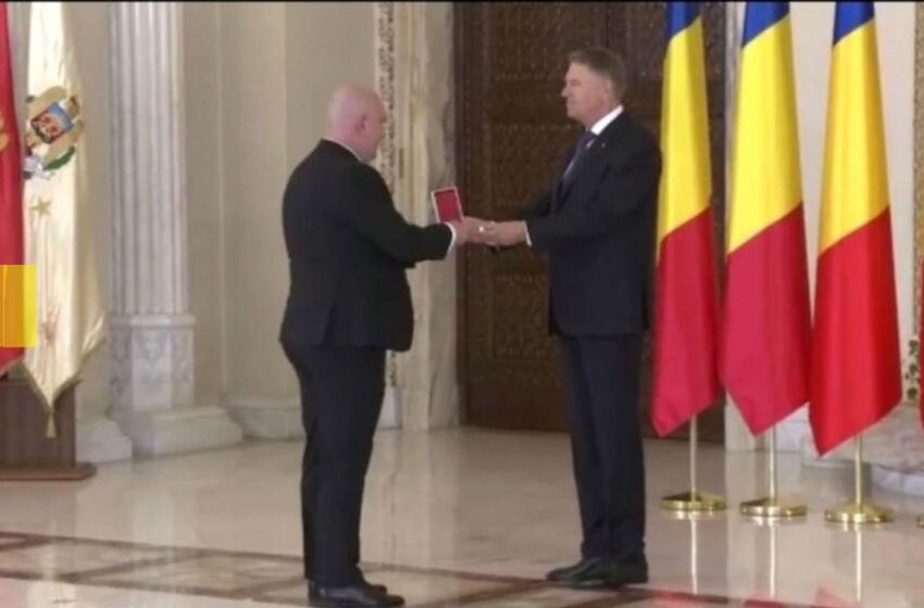  Managerul SJU Bistrița, Gabriel Lazany, decorat de președintele Klaus Iohannis