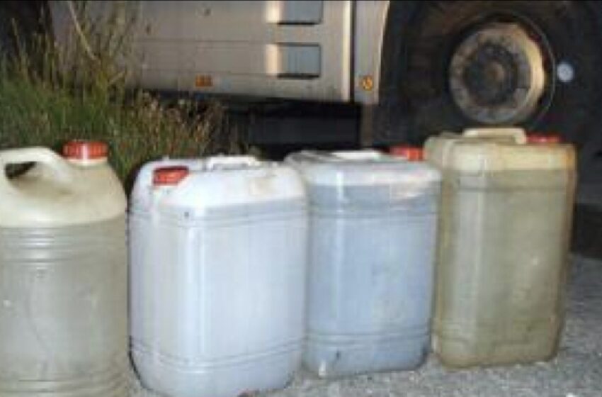  Mai mulți tineri au alimentat un autoturism și canistre cu 352,43 litri motorină, în valoare de peste 2.700 lei, fără să plătească