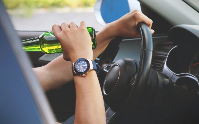  Un tânăr din Bistrita, băut și fără permis a furat un autoturism și a plecat la plimbare