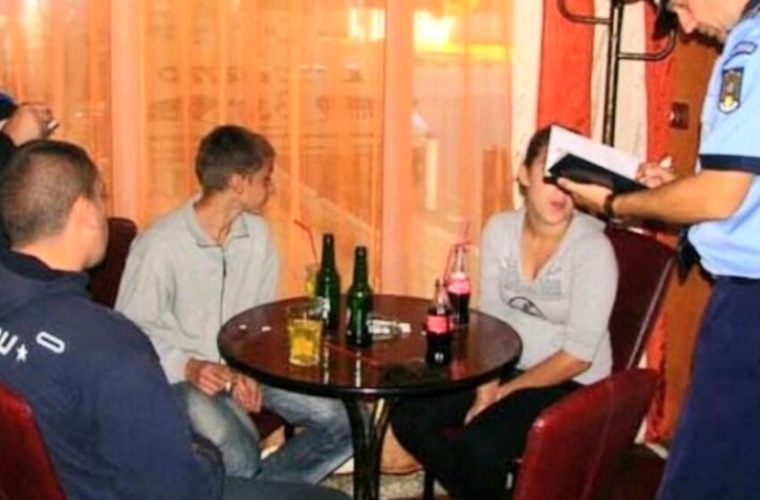  Mai mulți elevi din Bistrița, prinși de polițiști în cafenele și baruri, chiulind de la ore
