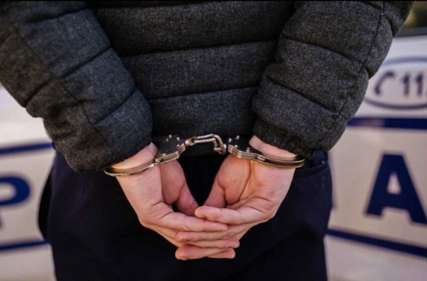  Un tânăr bistrițean la furat prin magazine și din mașini. Acesta a fost reținut de polițiști