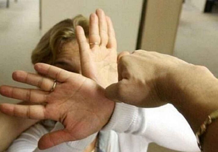  Un bărbat de pe Valea Bârgăului  si-a bătut toată familia, în prima zi din an