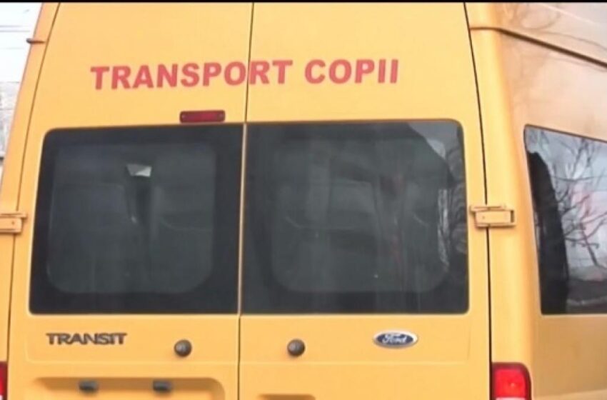  Accident în comuna Şanţ, în care a fost implicat un microbuz şcolar! Niciun elev nu a fost rănit