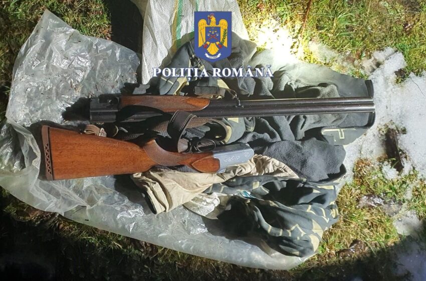  (FOTO) Arme letale și muniție găsite pe un câmp, în extravilanul localității Perișor