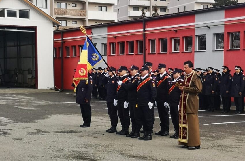  (FOTO) Zi plină de emoții la sediul ISU Bistrița-Năsăud. 32 de soldați profesioniști au depus jurământul militar cu ocazia celebrării ,,Zilei Protecției Civile din România”