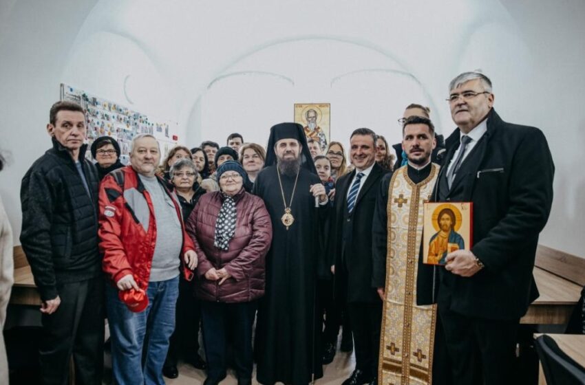  Episcopul-vicar Benedict Bistrițeanul a binecuvântat sediul Asociației Naționale a Surzilor, Bistrița