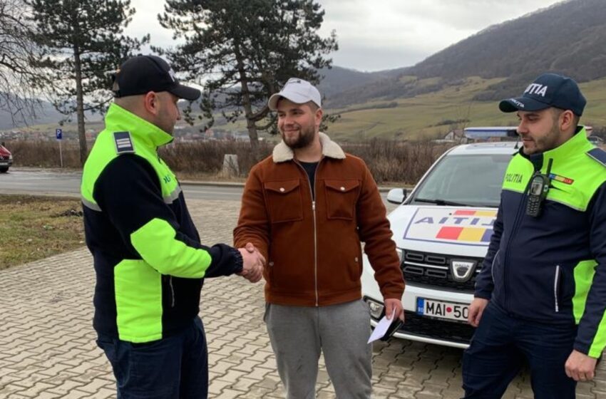  Portofel găsit  în gara Sărățel, înapoiat proprietarului