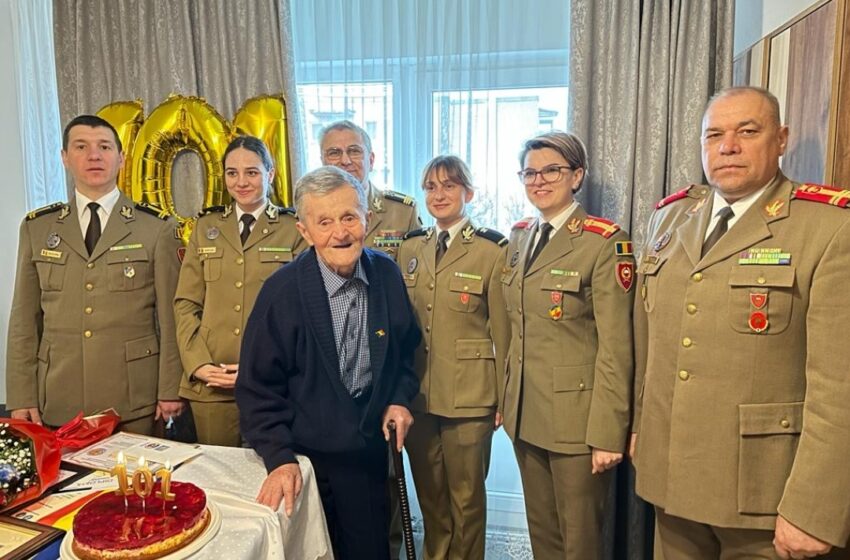  Veteranul de război Pavel Huzmezan, sărbătorit la 101 ani 