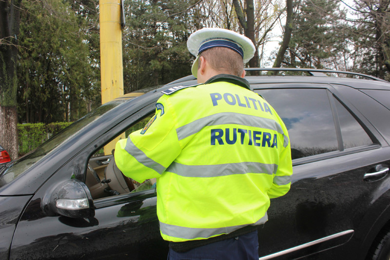  Un bărbat din Bistrița, prins de polițiști la volan, fără permis de conducere