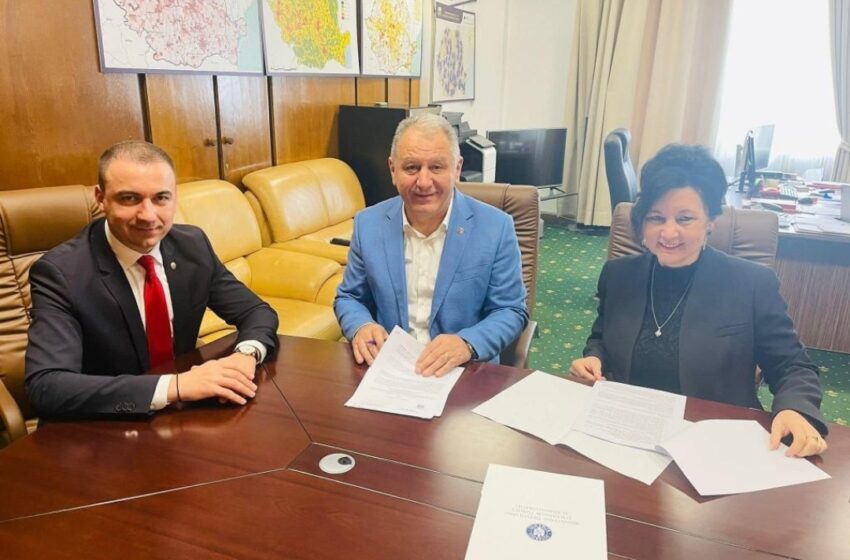  Președintele Radu Moldovan a semnat contractul de finanțare pentru modernizarea Drumului Județean 154