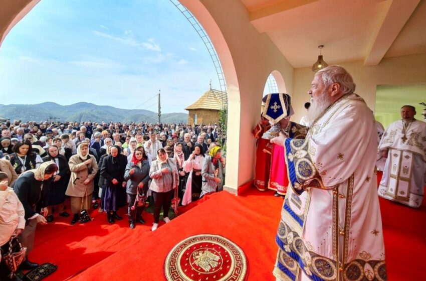  Mitropolitul Andrei a fost prezent la hramul Mănăstirii Salva, la sărbătoarea Izvorului Tămăduirii