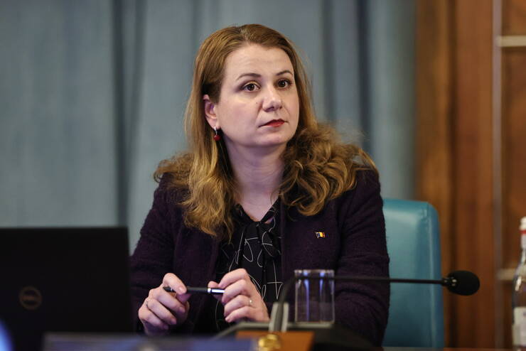  Ministrul Educației vrea ca elevii să fie percheziționați la intrarea în școală