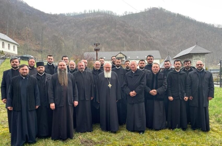 Cursuri de îndrumare duhovnicească pentru preoţi la Mănăstirea Rebra‑Parva