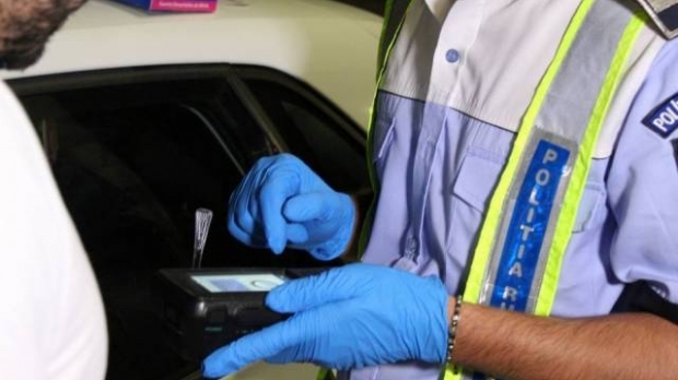  Un tânăr din Feldru, fără permis, a fost prins drogat la volan