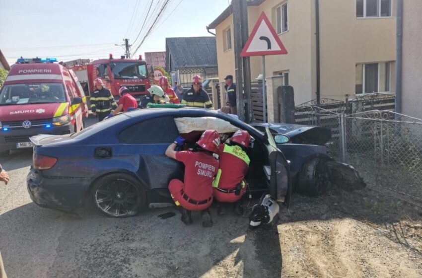  O tânără de 20 ani s-a răsturnat cu mașina în localitatea Salva