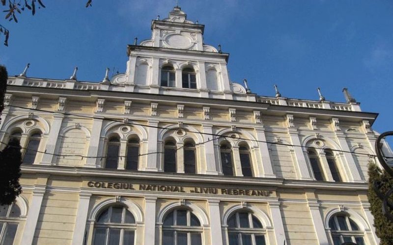  Toţi elevii de la Colegiul Național „Liviu Rebreanu” din Bistrița,  încep cursurile de la 8, din toamnă!