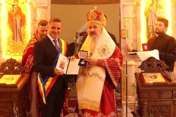  Primarul Ioan Turc a primit cea mai înaltă distincție a Bisericii Ortodoxe din Republica Moldova. FOTO