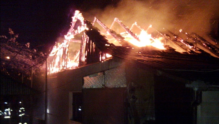  Incendiu la acoperișul unei case din localitatea Șant