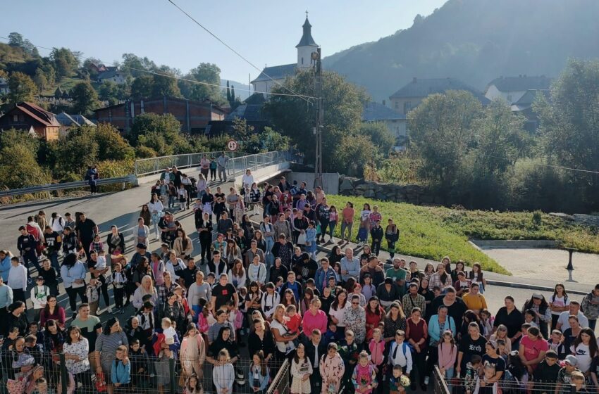  Elevii din Rebra, pregătiți de noul an școlar: ,,Vă dorim mult spor la învățat și rezultate pe măsură!