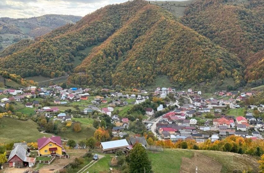  Frumusețe, peisaje superbe și culori de toamnă, pe dealurile comunei Parva. FOTO