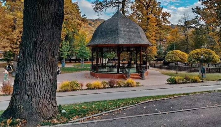  Culori de toamnă într-un final de Octombrie, la Bistrița. FOTO