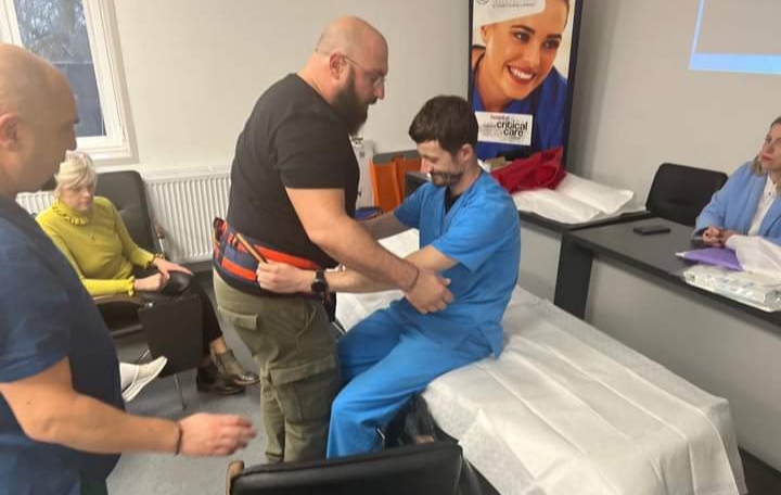  SCJU Bistrița organizează curs de instruire practică pentru asistenții șefi și kinetoterapeuți. FOTO