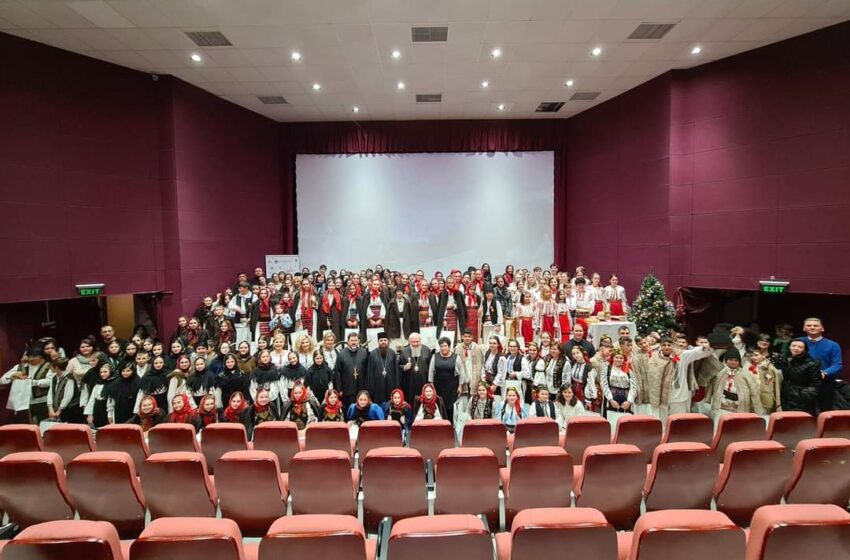  Elevi din Căianu Mic, Spermezeu, Teaca  şi Telciu au colindat la Cluj în prezenţa mitropolitului Andrei şi a episcopului Benedict la Festivalul „Episcop Nicolae Ivan”