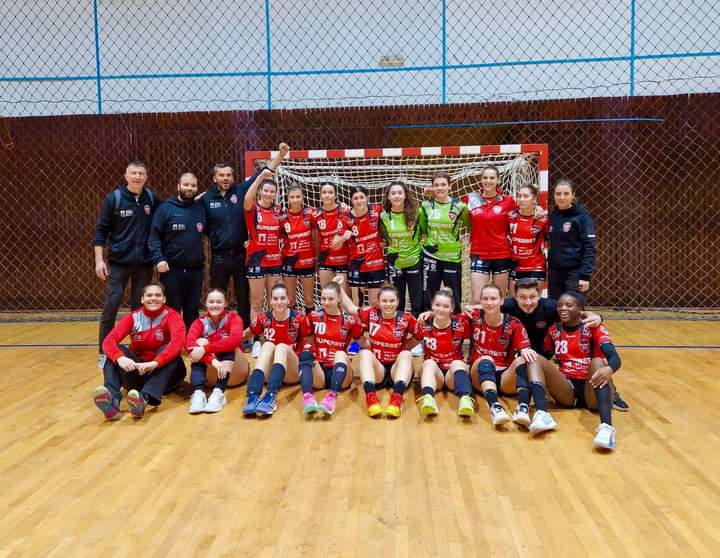  Handbal: Trei victorii din trei meciuri pentru Gloria 2018 în turneul de pregătire de la Baia Mare. FOTO