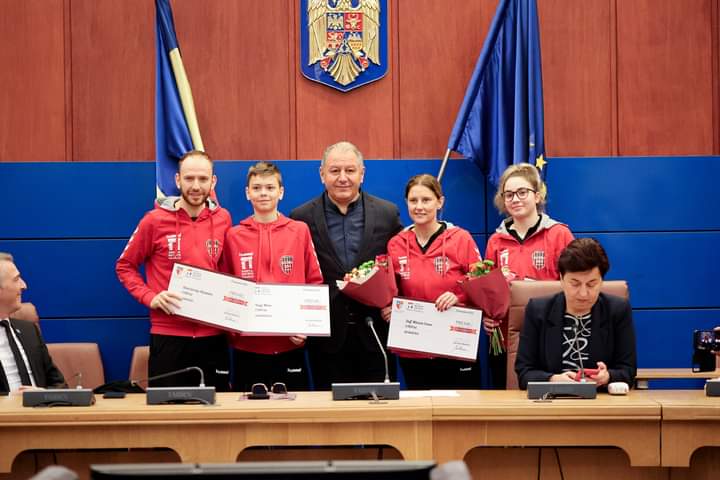  Sportivii și antrenorii sectiei de Tenis de Masă a Gloriei 2018 au fost premiați de CJBN. FOTO